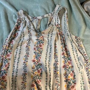 Old navy flowy floral blouse